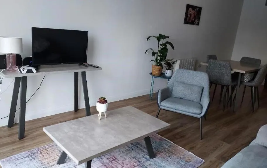 Modern And Stylish Apartment In City Centre Belfast