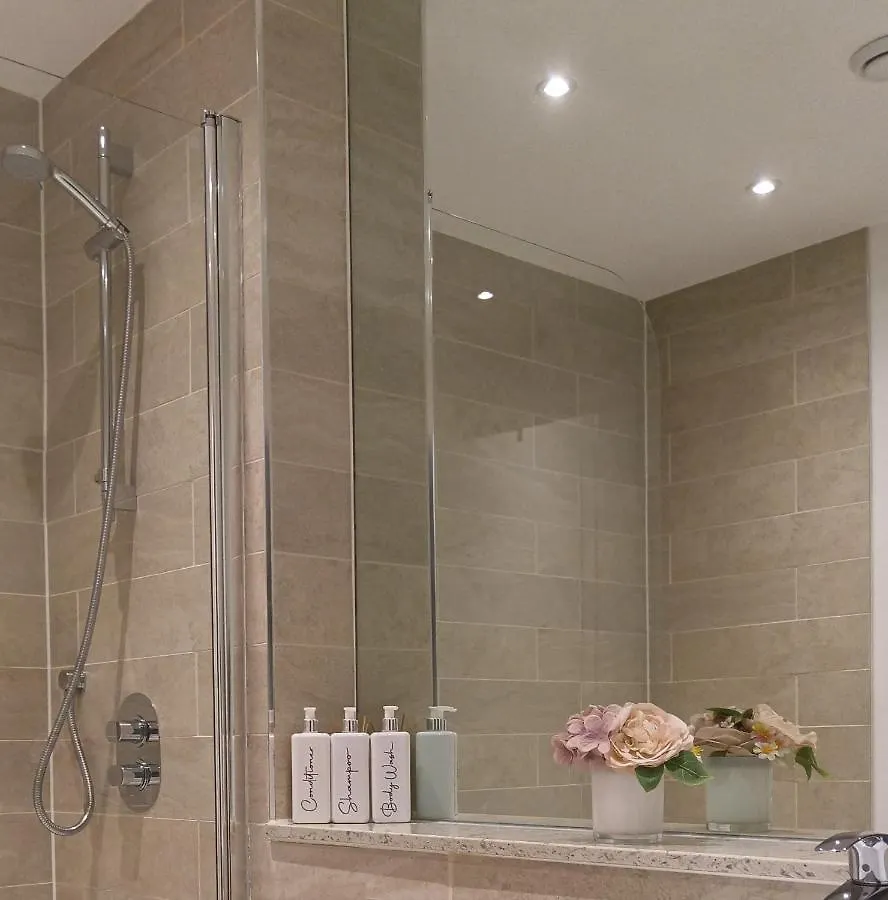 Modern And Stylish Apartment In City Centre Belfast 0*,