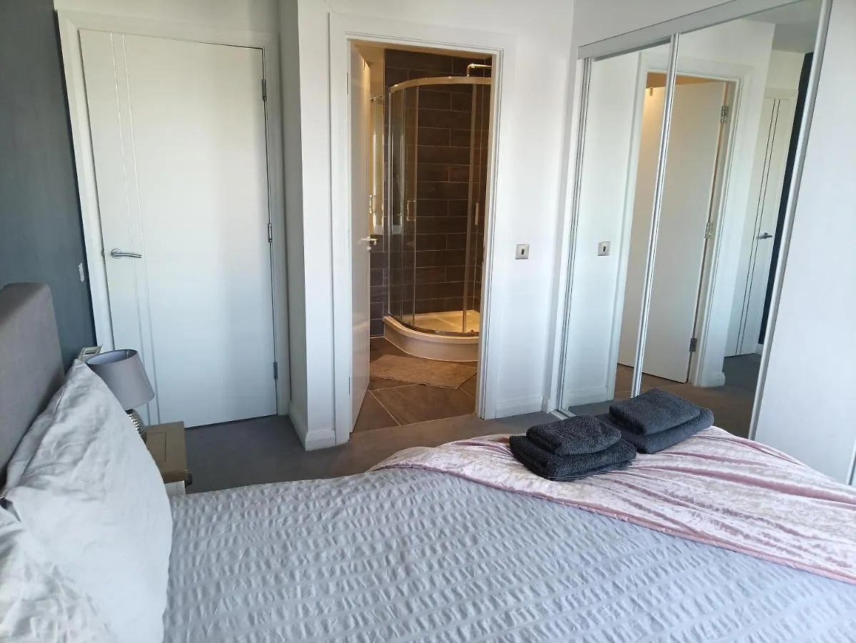 Modern And Stylish Apartment In City Centre Belfast